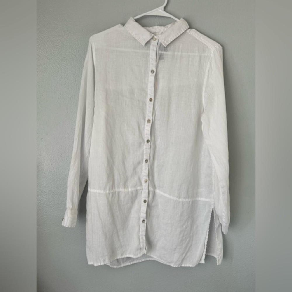 Tahari White Linen Tunic Top Size Medium – Lightweight Button Down Blouse